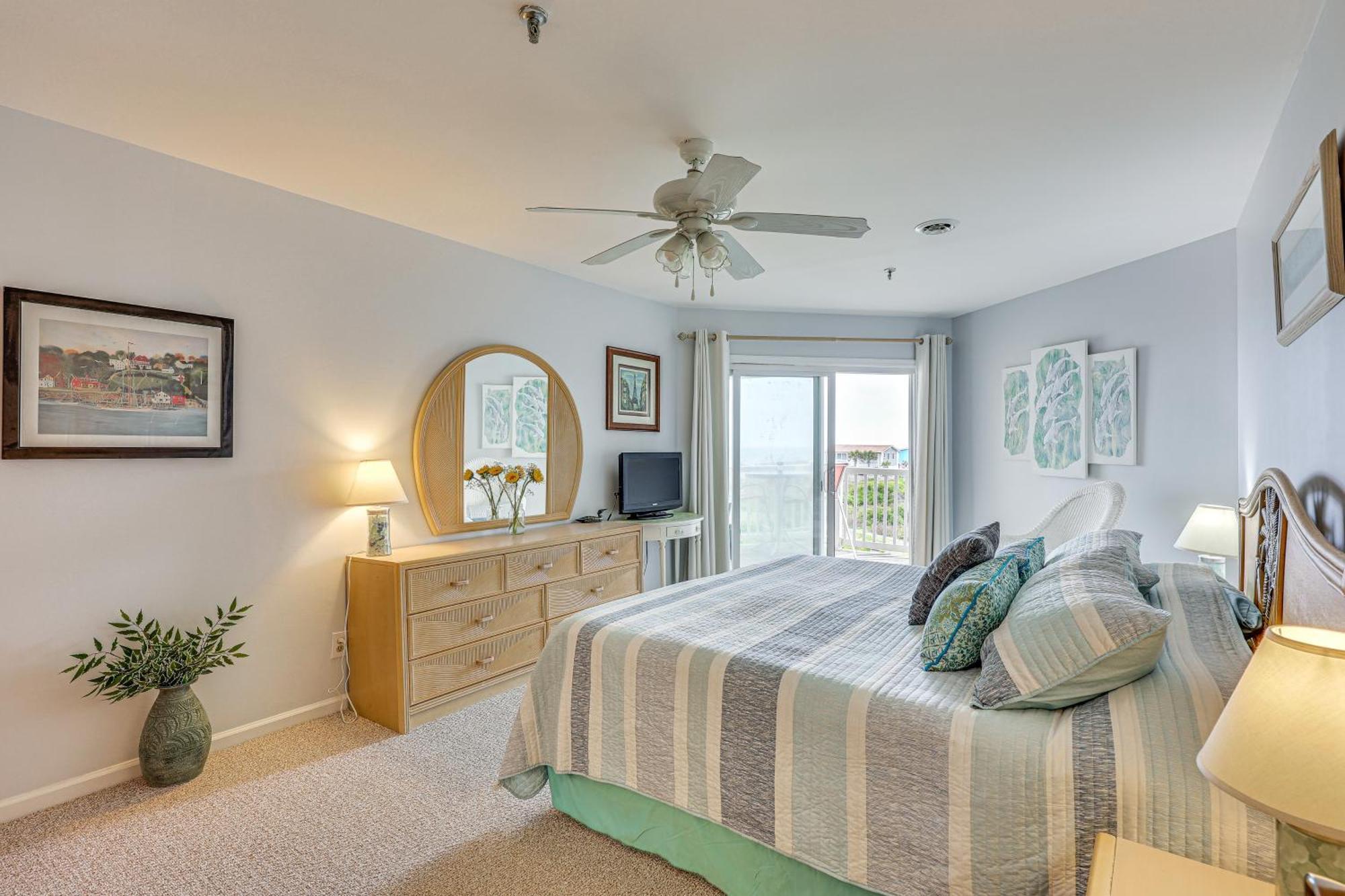 Oak Island Beachfront Condo With Community Pool Exterior foto
